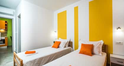Apartments Sunshine Home - Twin Room (Yellow)