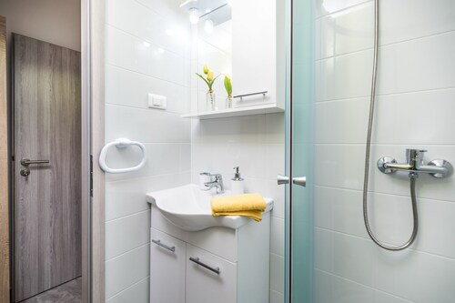 Apartments Sunshine Home - Twin Room (Yellow)