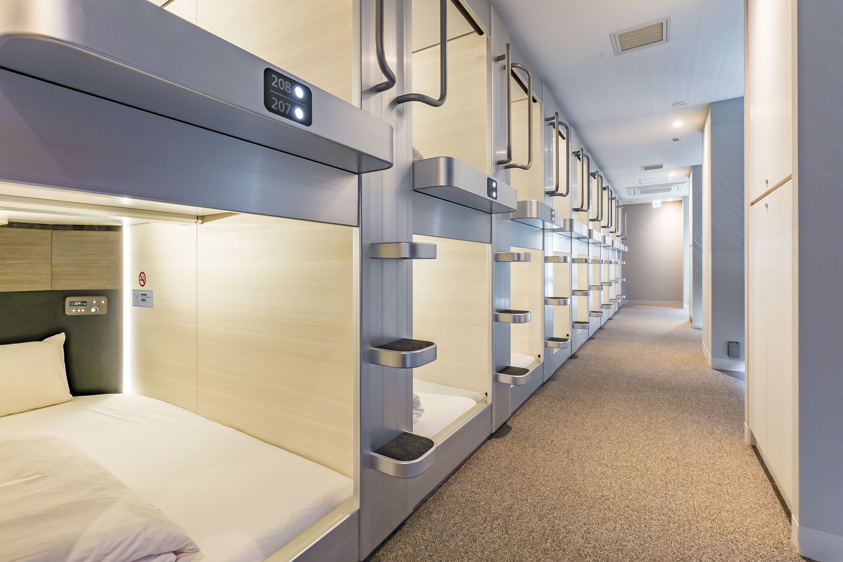 basic cabin, men only, non smoking | 1 bedroom, down duvets, desk, blackout curtains