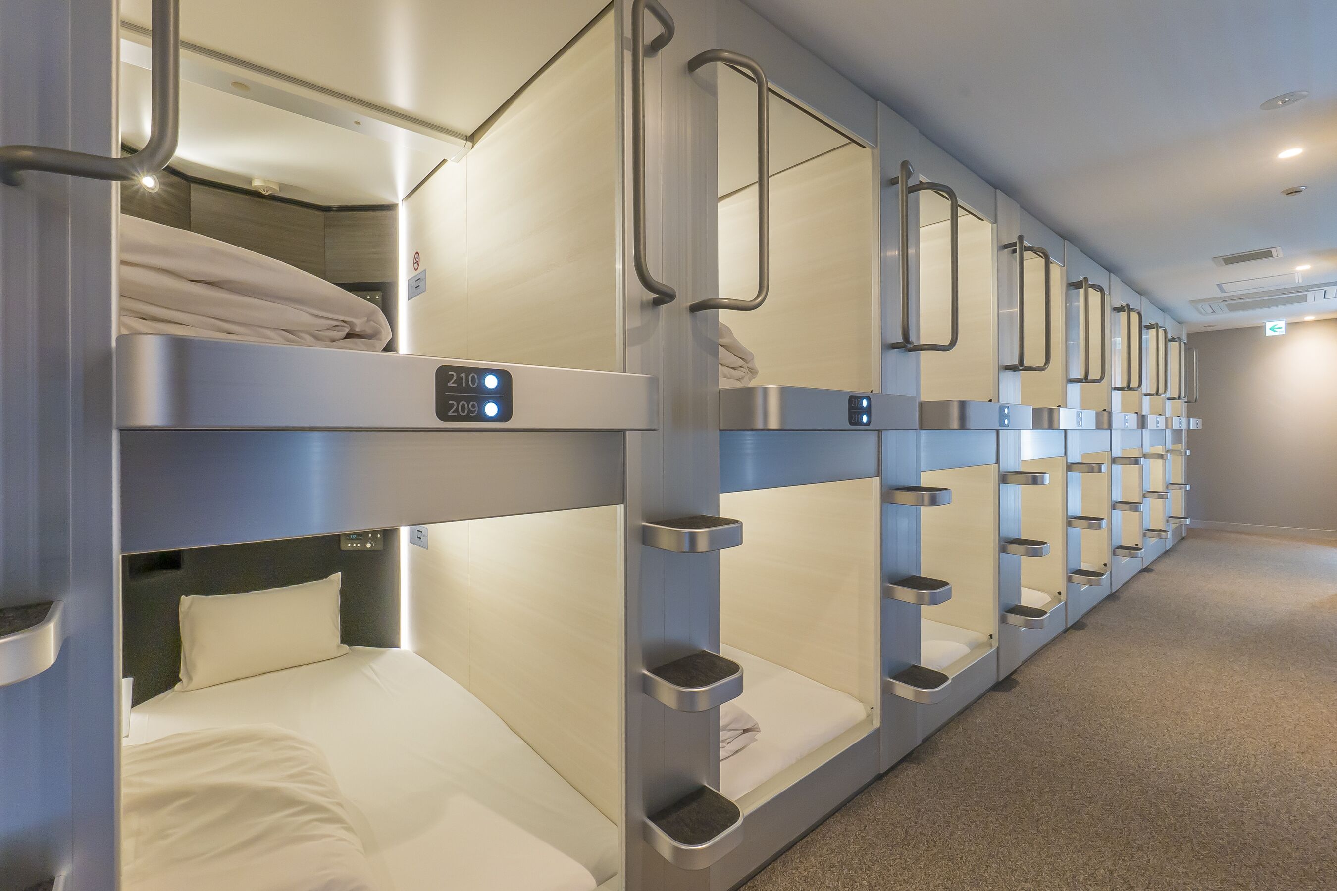 1 bedroom, down duvets, desk, blackout curtains