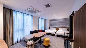 Habitación ejecutiva con 2 camas individuales, no fumadores | 1 dormitorio, edredones de plumas, escritorio y cortinas opacas