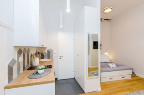 Strykjärn/strykbräda, wi-fi och sängkläder