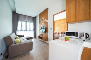 Premier 2 Bedroom Pool Access | Matservice pÄ rummet