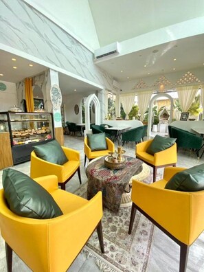 Frühstück, Mittagessen, Abendessen, internationale Küche 