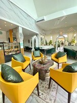 Breakfast, lunch, dinner served; international cuisine 