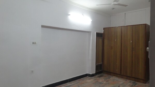 Interior - Room in a Villa 3km from City Center, 1km from IT park (Udaipur)
