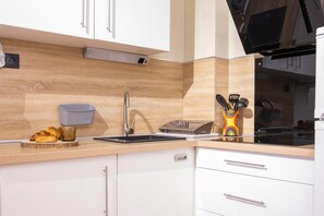 Fridge, microwave, oven, coffee/tea maker - Ref. MAS OLIVA 3 (L'Escala)