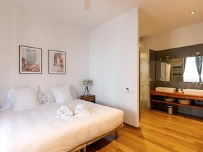 3 makuuhuonetta, silitysrauta/-lauta, internet, vuodevaatteet