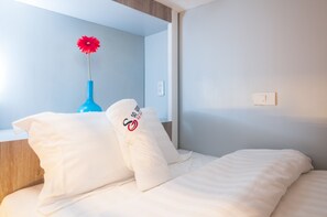 Comfort Shared Dormitory, Women only, Non Smoking (Room A) | Hypo-allergenic bedding, blackout drapes, free WiFi, bed sheets - So Good Haad Rin Hostel (Ko Pha-ngan)
