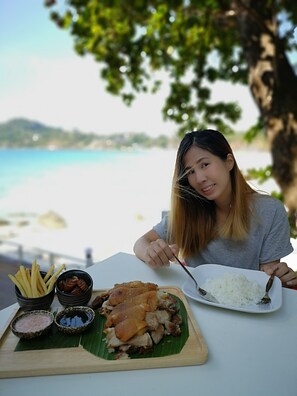 Dining - So Good Haad Rin Hostel (Ko Pha-ngan)