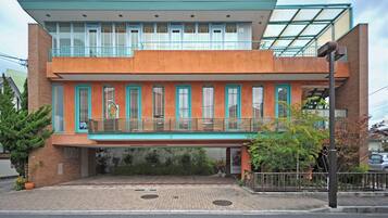 Overnatningsstedets facade