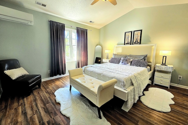 4 bedrooms, iron/ironing board, free WiFi, bed sheets