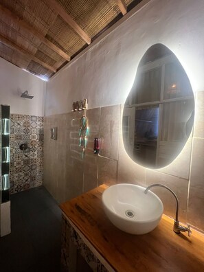 Superior Bungalow, 1 Bedroom, Non Smoking | Bathroom | Shower, rainfall showerhead, free toiletries, towels -  Living Trawangan Hotel (Gili Trawangan)