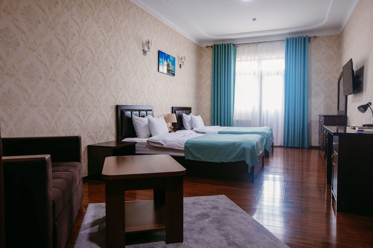 2 bedrooms, in-room safe, desk, laptop workspace
