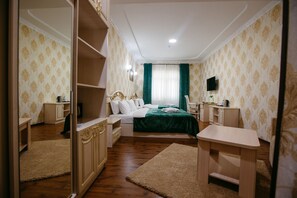 Comfort Suite | In-room safe, desk, laptop workspace, free WiFi - Grand Hotel Sogdiana (Samarkand)