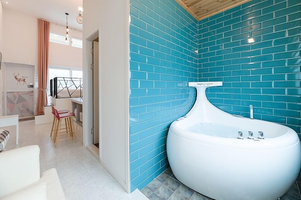 Habitación (sky (spa)) | Tina de hidromasaje