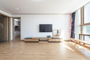 Room - Tongyeong Sea52 (Tongyeong)