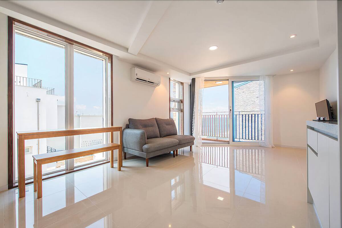 Camera (B302(Half Ocean view))
