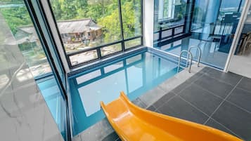Room (K201) | Pool