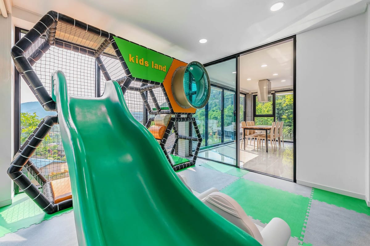 Room (K201) | Children's area