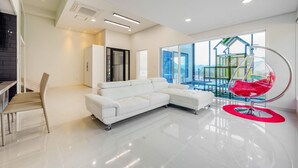 Ảnh chưa phân loại, 5 trong số 23 ảnh, nút