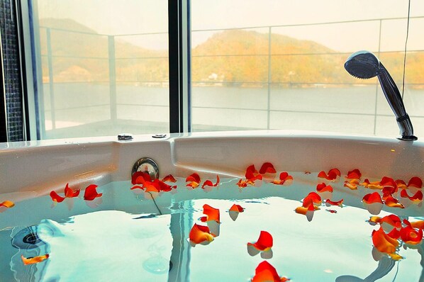 Room (Bach(SPA))