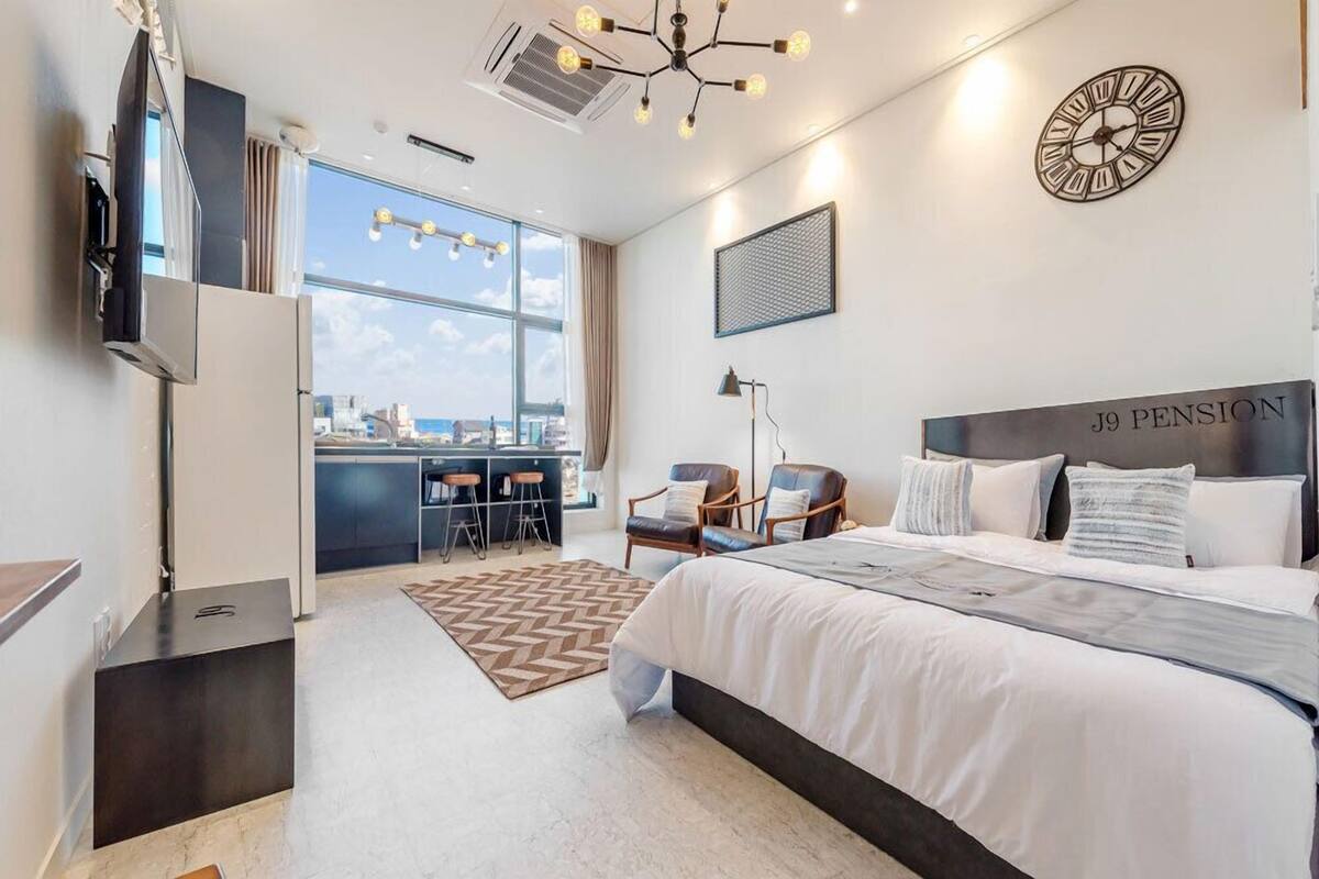 Room (Ensemble (Front Ocean view))