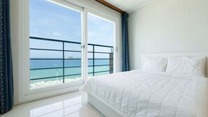 Camera (502 (White Ocean view))