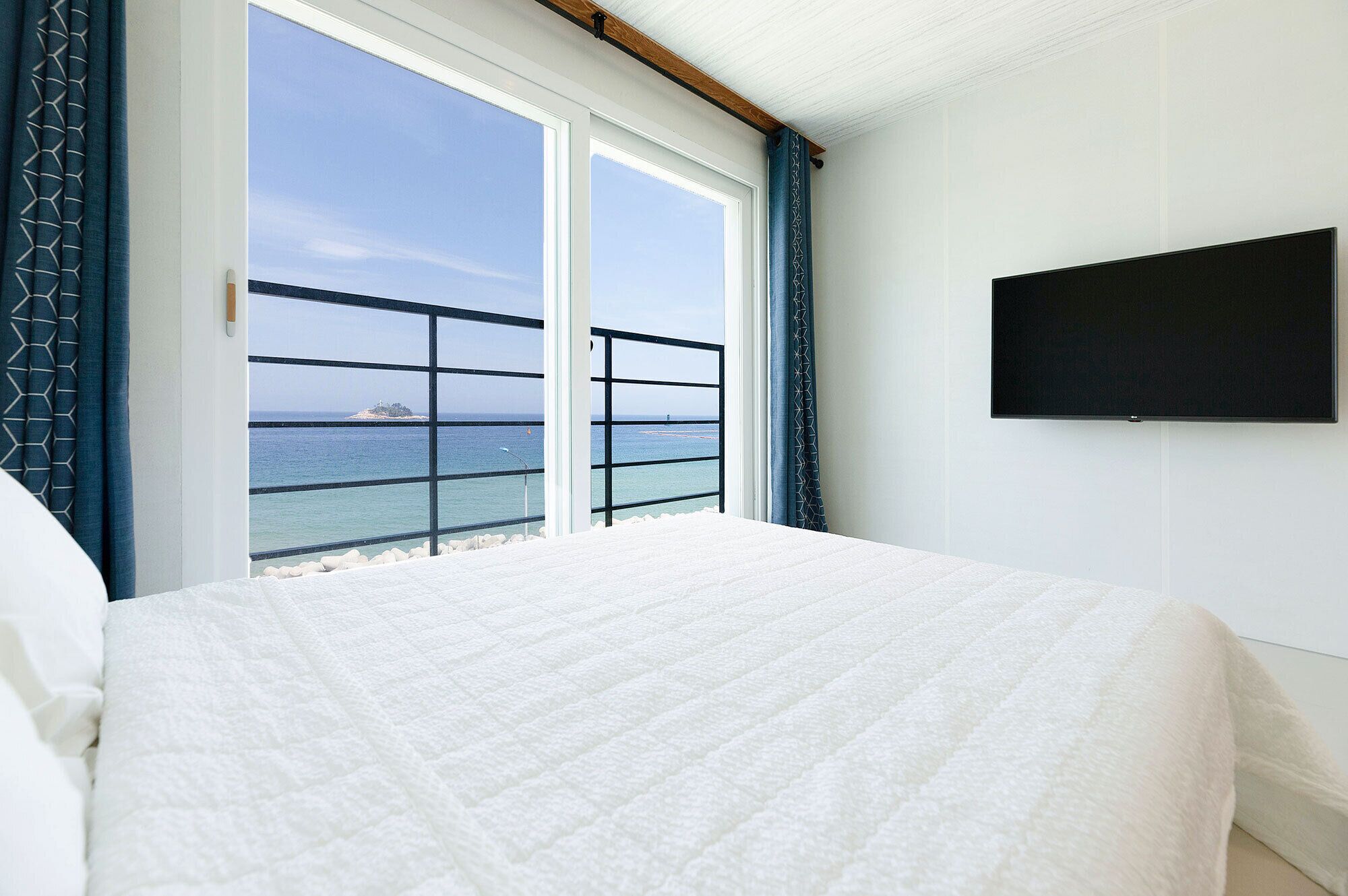 룸 (504 (White Ocean view))