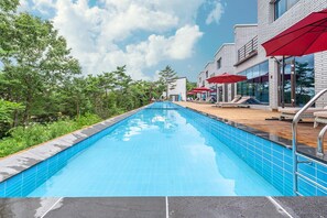 Una piscina techada