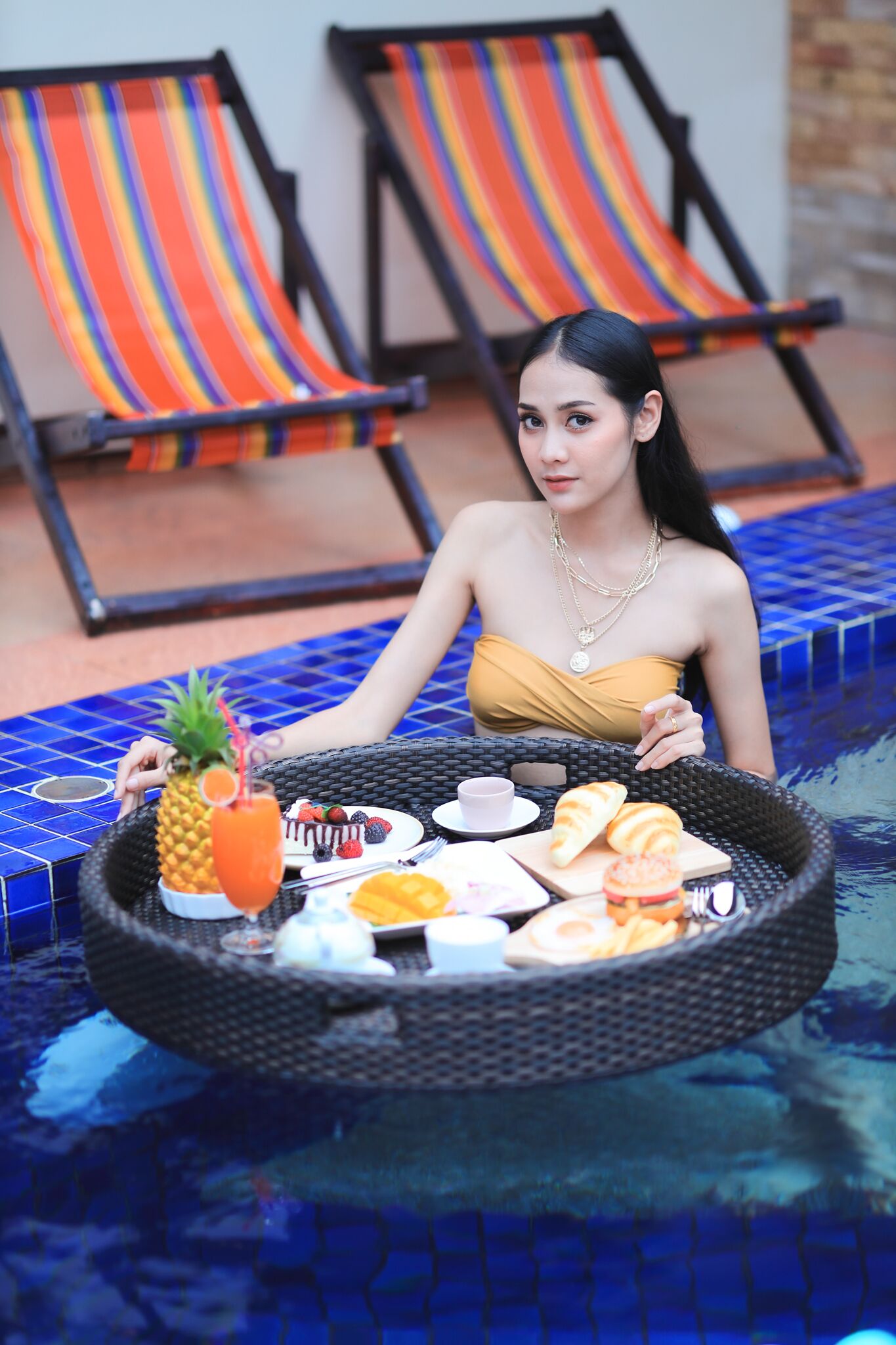 室内游泳池，室外游泳池