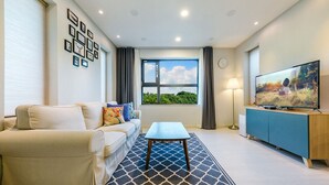 Vila luxo, 1 cama Queen (101) | Espaço de trabalho para notebook, Wi-Fi de cortesia