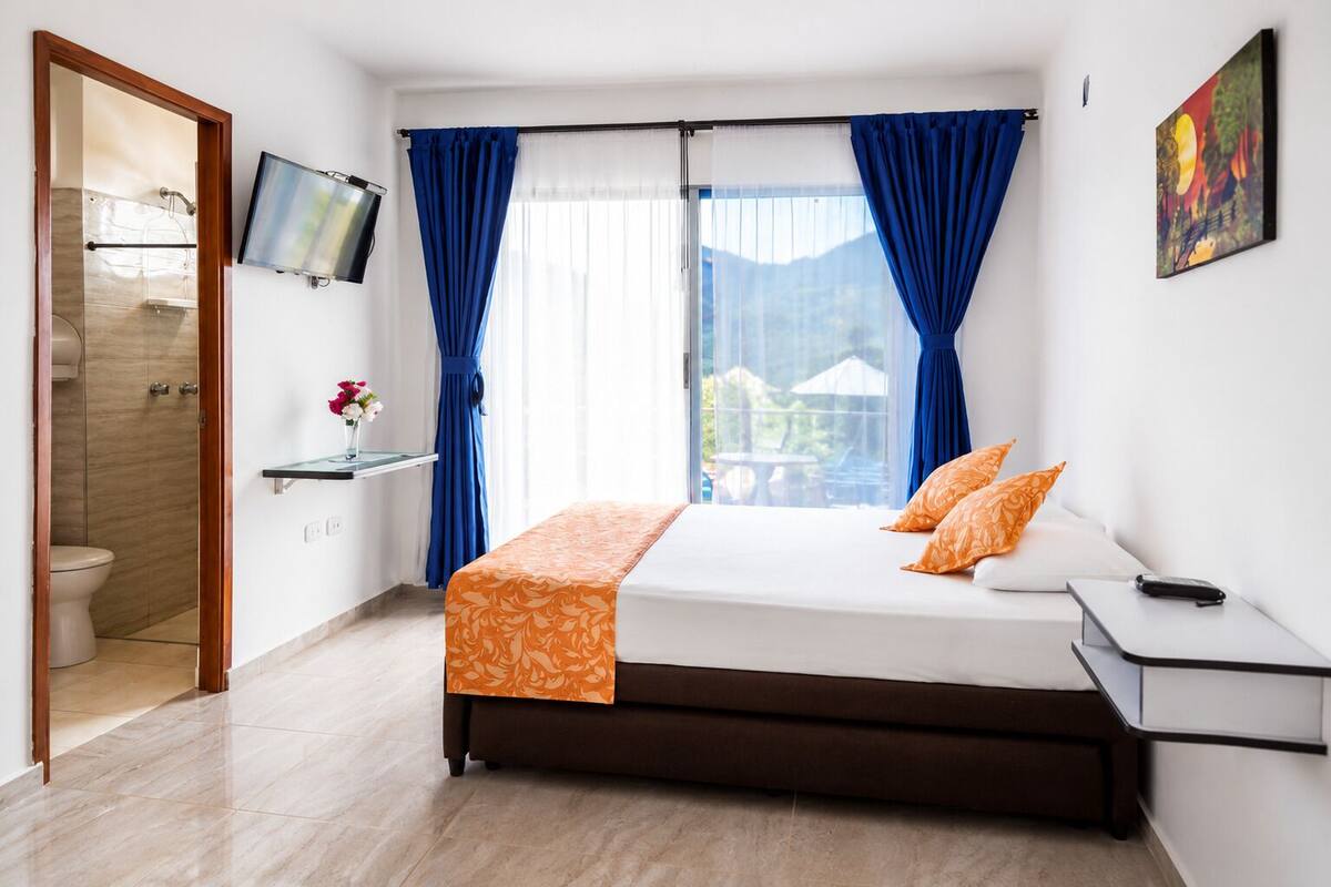 Wifi gratis y ropa de cama 