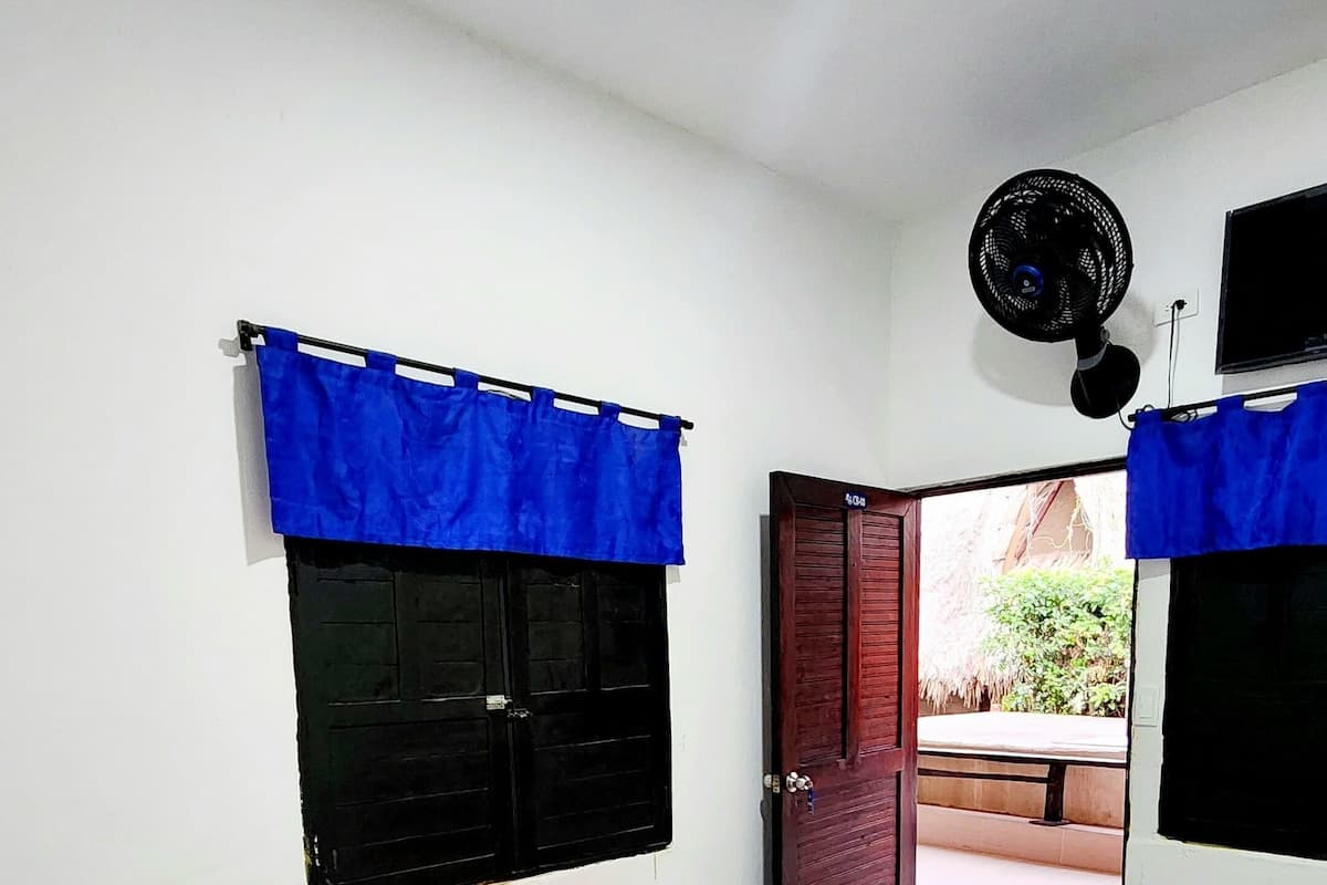 Standard Double Room | Free WiFi, bed sheets