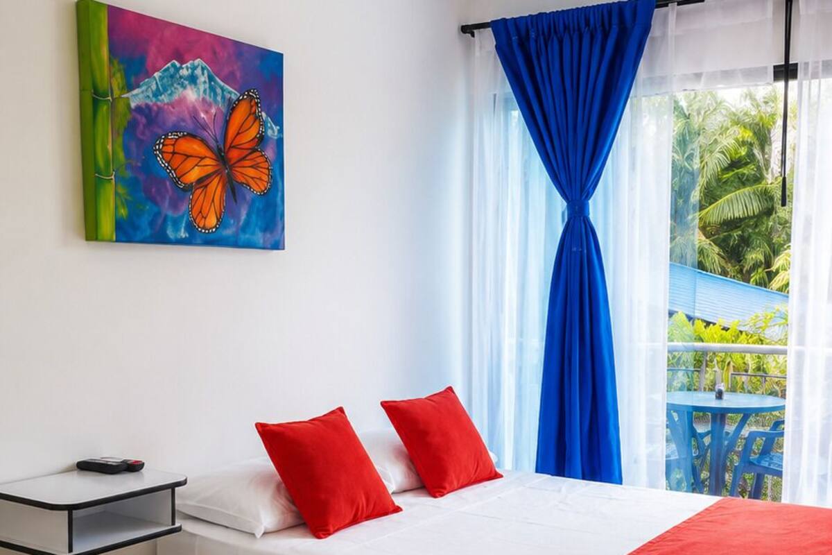 Wifi gratis y ropa de cama 