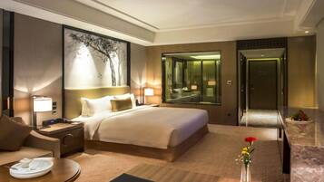 Grand Double Room | In-room safe, desk, blackout drapes, rollaway beds
