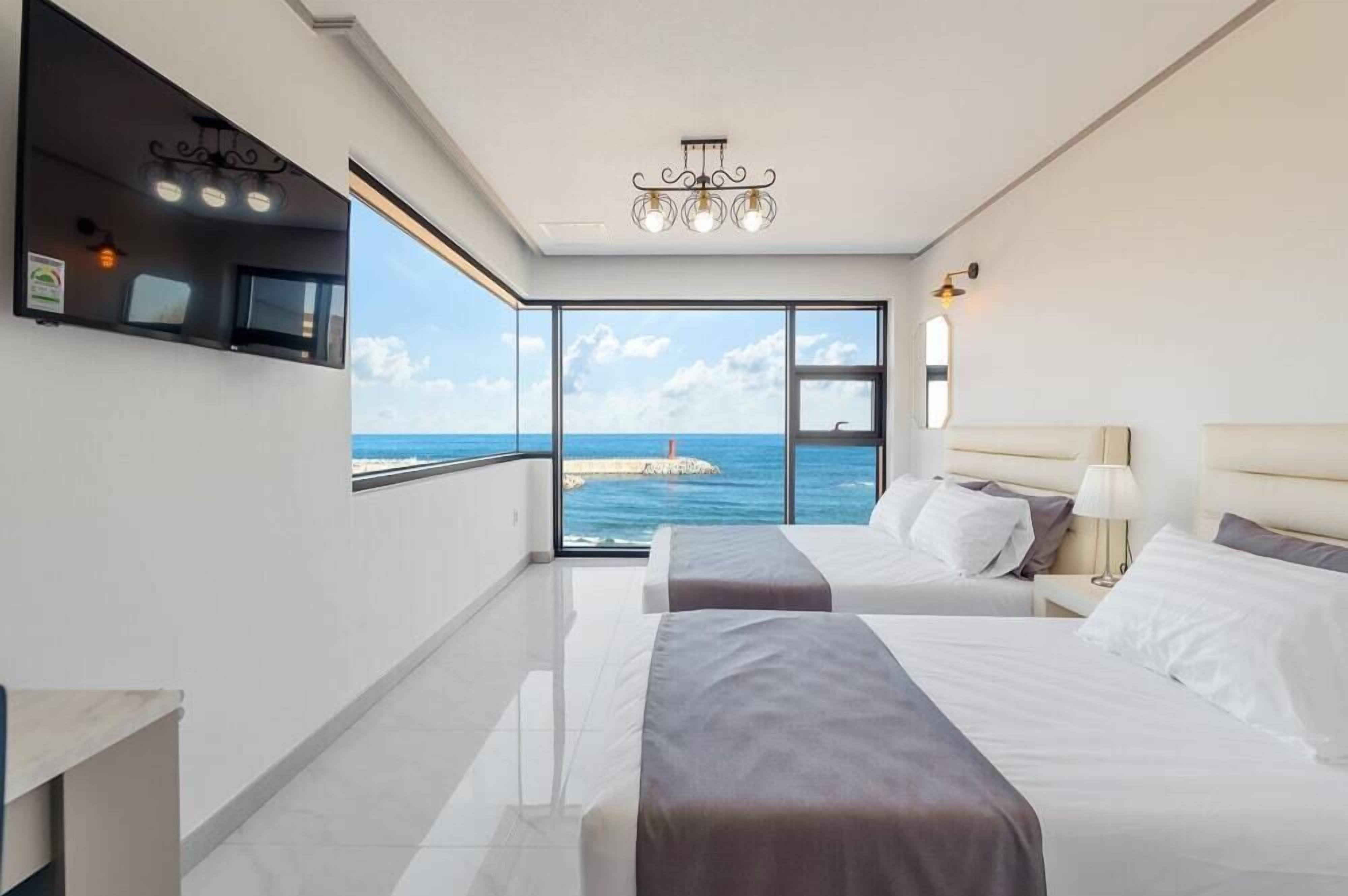 Room (202 (Twin Ocean view)) | 12 bedrooms