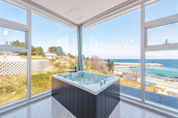 Room (B302(Spa)) | 12 bedrooms - Gang Reung G7 (Gangneung)