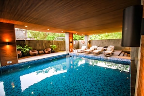 Indoor pool, outdoor pool - Asialink Hotel By Prasanthi (Batam)