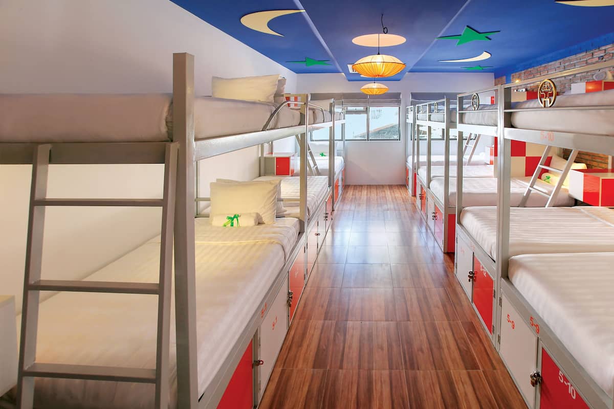 Shared Dormitory, Mixed Dorm (12 Beds) | In-room safe, blackout drapes, soundproofing, WiFi (free)