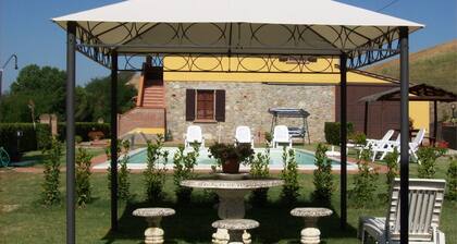 Maison de vacances privée avec WIFI, piscine privée, TV, parking, prÚs de San Gimignano