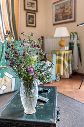 Smart-TV, DVD-Player, Videothek, Computerbildschirme