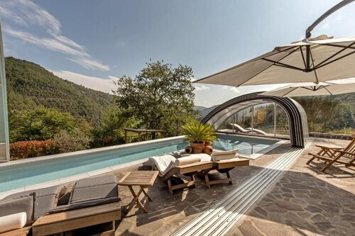 Villa DeiMori LaMassa Exclusive use heated pool