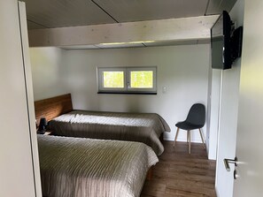 3 bedrooms, in-room safe, iron/ironing board, free WiFi