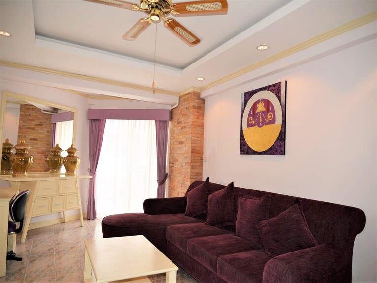 Jomtien Beach Condo 4th Floor Modern Apartment - Pattaya City