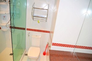 Douche, serviettes fournies