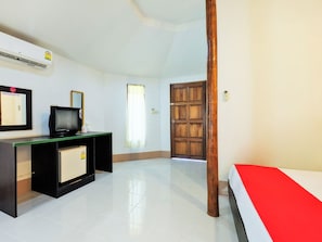 Desk, free WiFi, bed sheets