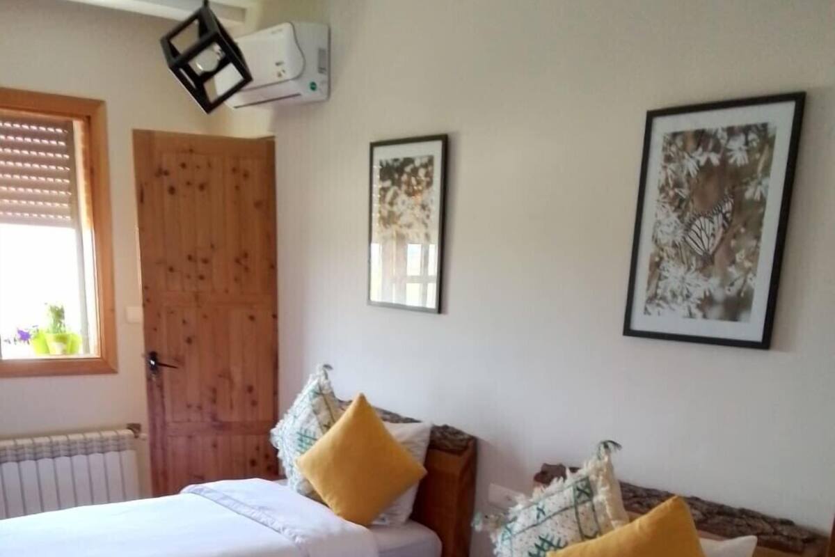 Comfort Quadruple Room, 1 King Bed, Non Smoking | Premium bedding, iron/ironing board, free WiFi, bed sheets