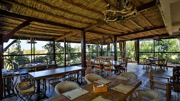 Se sirven desayunos, comidas y cenas