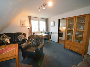 Unclassified image, 3 of 17, button